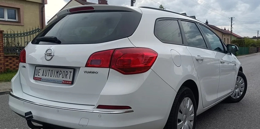 Opel Astra cena 28100 przebieg: 202000, rok produkcji 2013 z Staszów małe 154